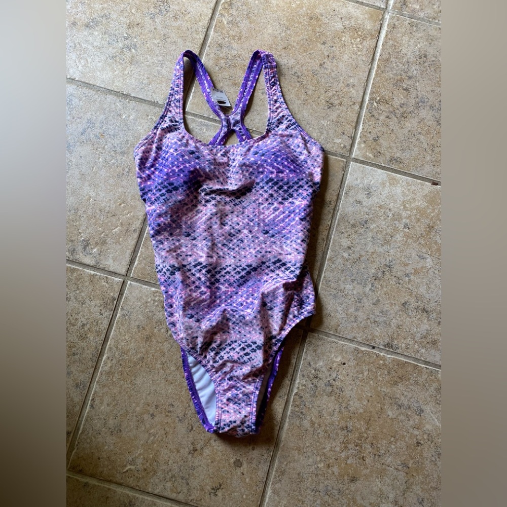 Speedo - Lovely one piece bathing suit (purple/lavender/pink) Size: 6